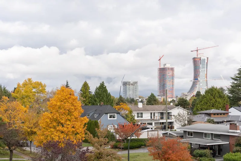 6531 FREMLIN STREET - photo 4 of 4