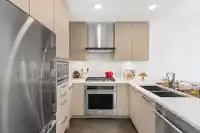 2705 518 CLARKE ROAD - thumbnail 1