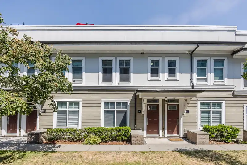 70 15833 26 AVENUE - photo 1 of 28