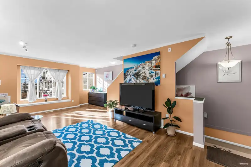 44 12110 75A AVENUE - photo 2 of 32