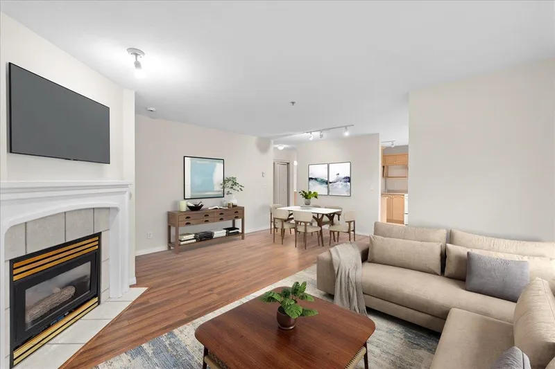 208 301 MAUDE ROAD - photo 4 of 25