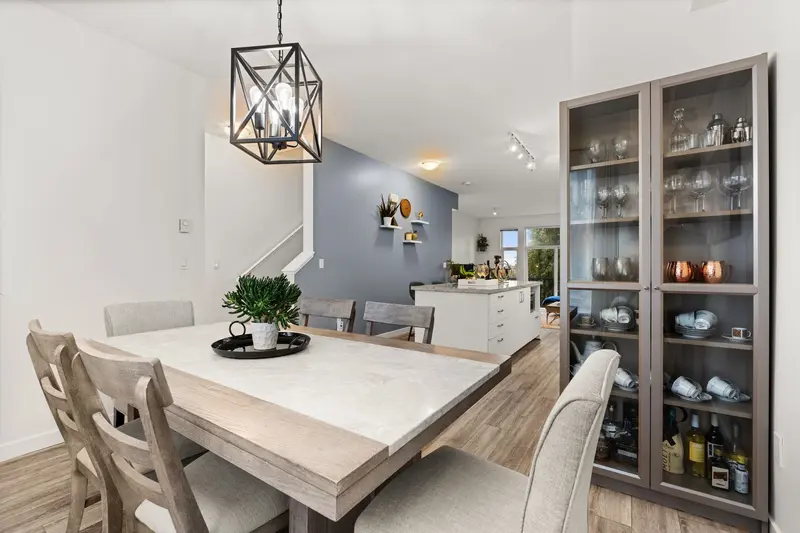 14 10415 DELSOM CRESCENT - photo 4 of 25