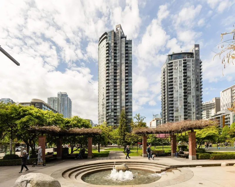 1808 1199 SEYMOUR STREET - photo 1 of 25