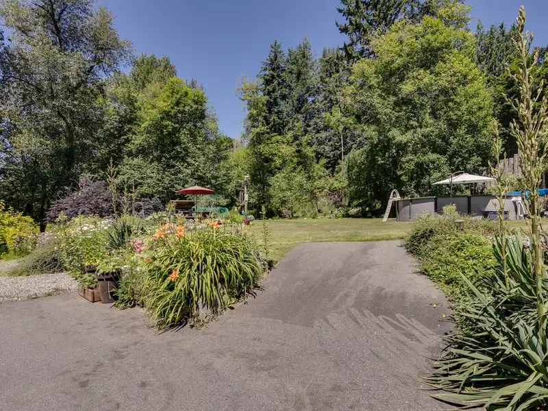 7681 HORNE STREET - photo 4 of 40