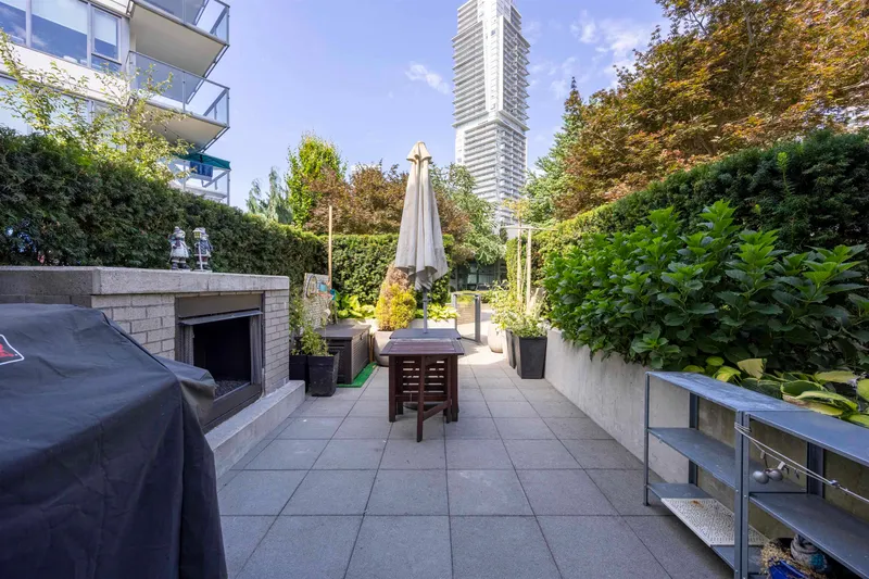 103 578 EMERSON STREET - photo 2 of 25