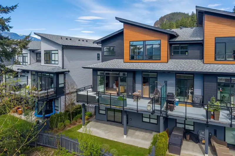 41203 HIGHLINE PLACE - photo 1 of 40