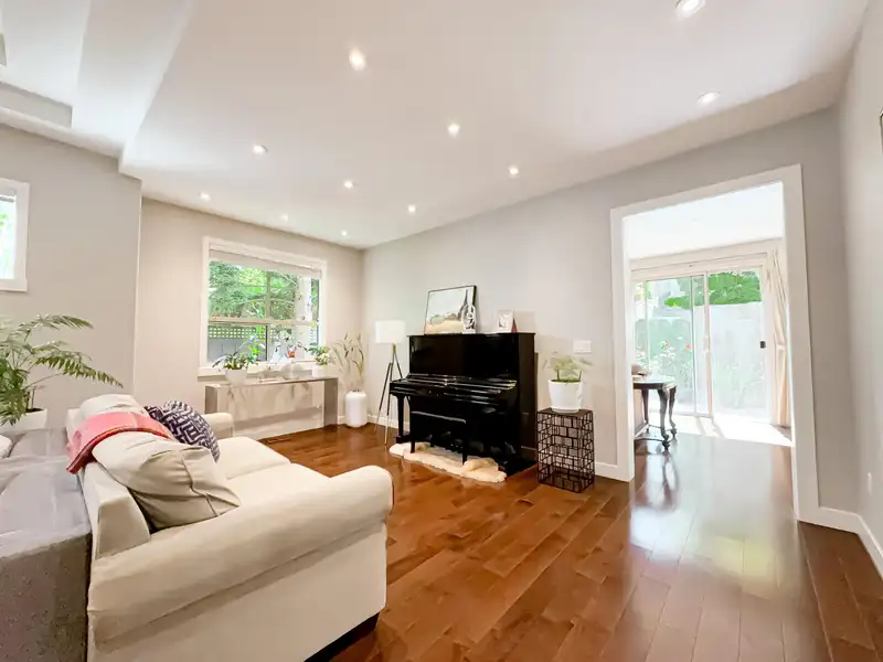 104 3555 WESTMINSTER HIGHWAY - photo 4 of 19