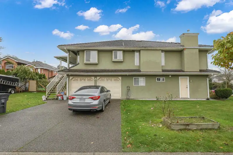 12255 64A AVENUE - photo 3 of 27