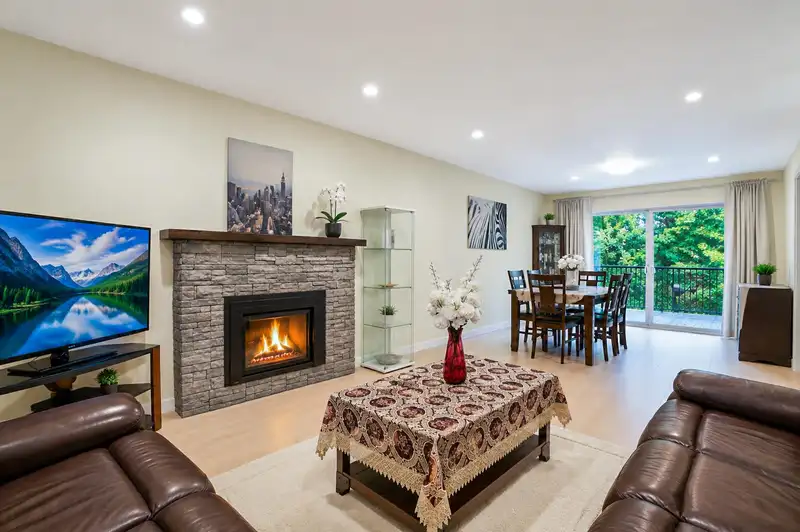 3691 BARGEN DRIVE - photo 4 of 40