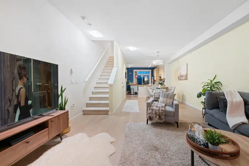 58 14838 61 AVENUE - photo 2 of 25
