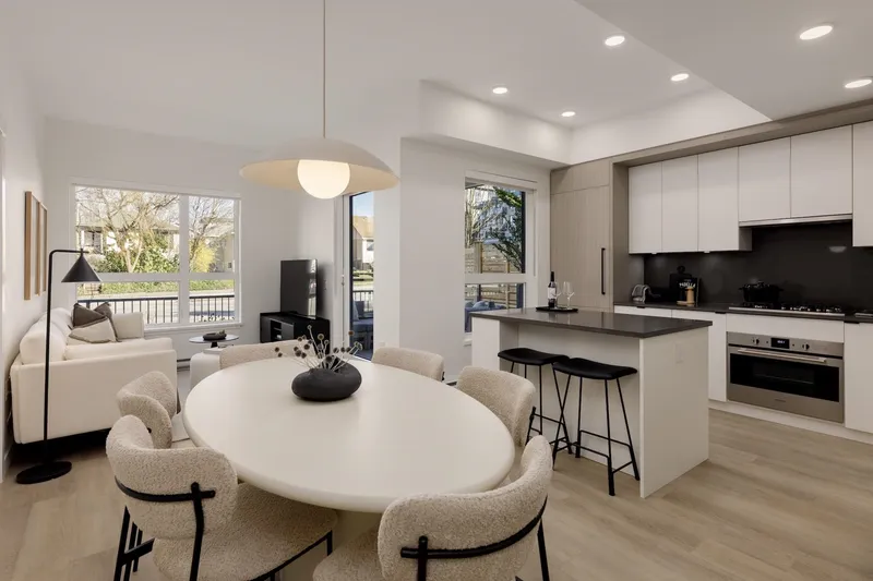 202 2268 E BROADWAY STREET - photo 2 of 25