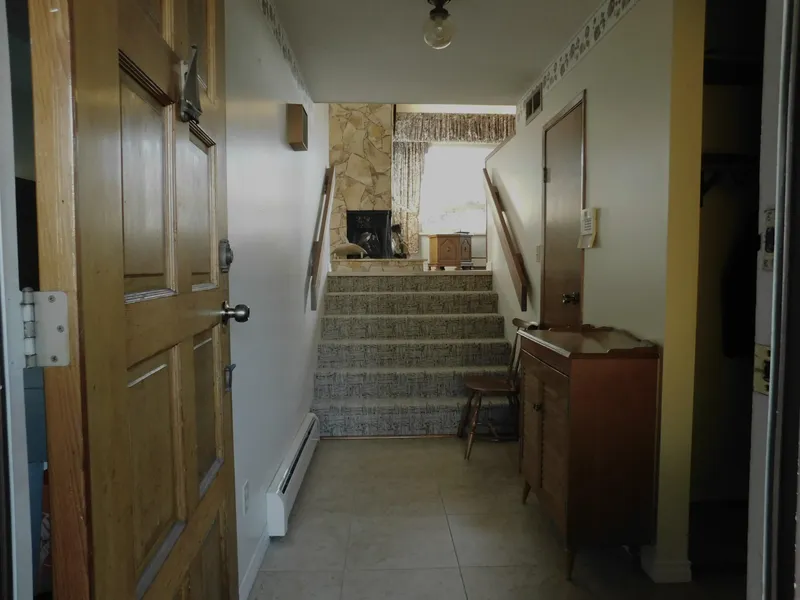 12420 91 AVENUE - photo 2 of 20