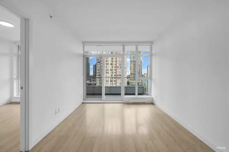 1310 6080 MCKAY AVENUE - photo 4 of 40