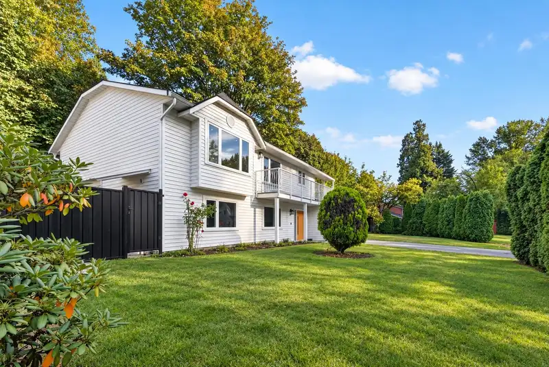 10238 SHEAVES COURT - photo 2 of 40
