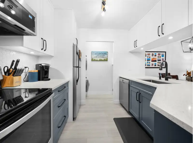 123 19528 FRASER HIGHWAY - photo 2 of 30