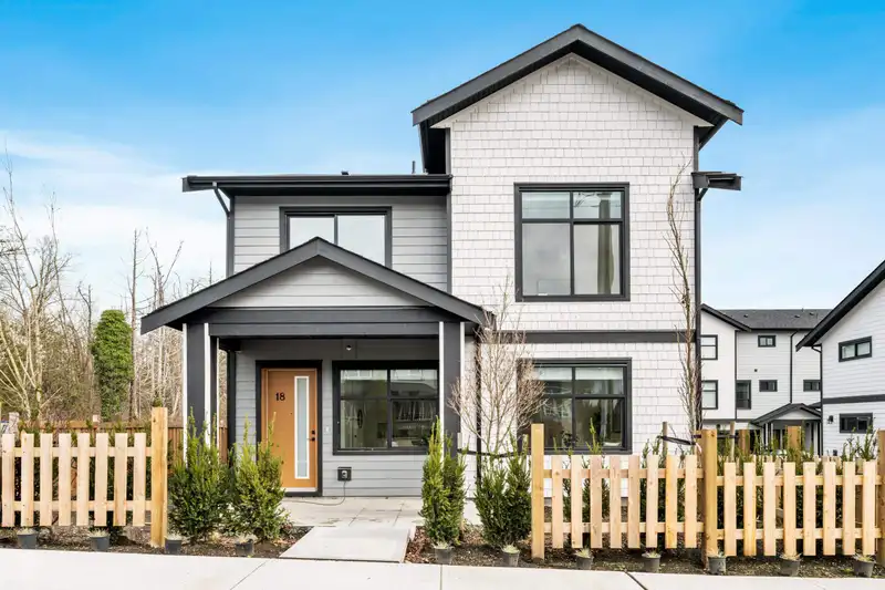 18 20645 68 AVENUE - photo 2 of 36