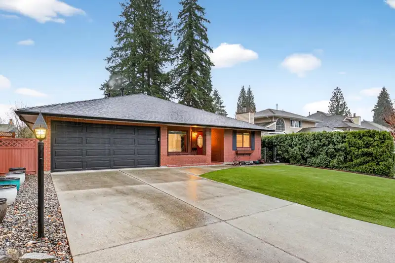 3960 ROBIN PLACE - photo 1 of 37