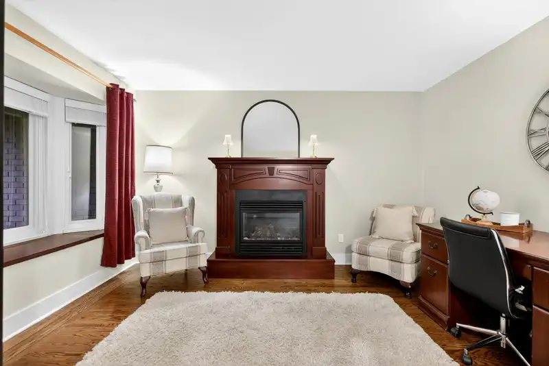 3960 ROBIN PLACE - photo 4 of 37