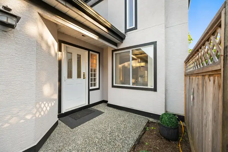 25 8567 164 STREET - photo 3 of 40