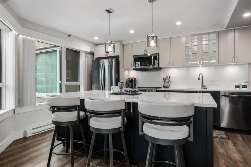 604 3150 GLADWIN ROAD - photo 3 of 25