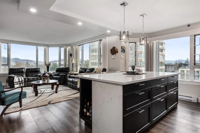 604 3150 GLADWIN ROAD - photo 4 of 25