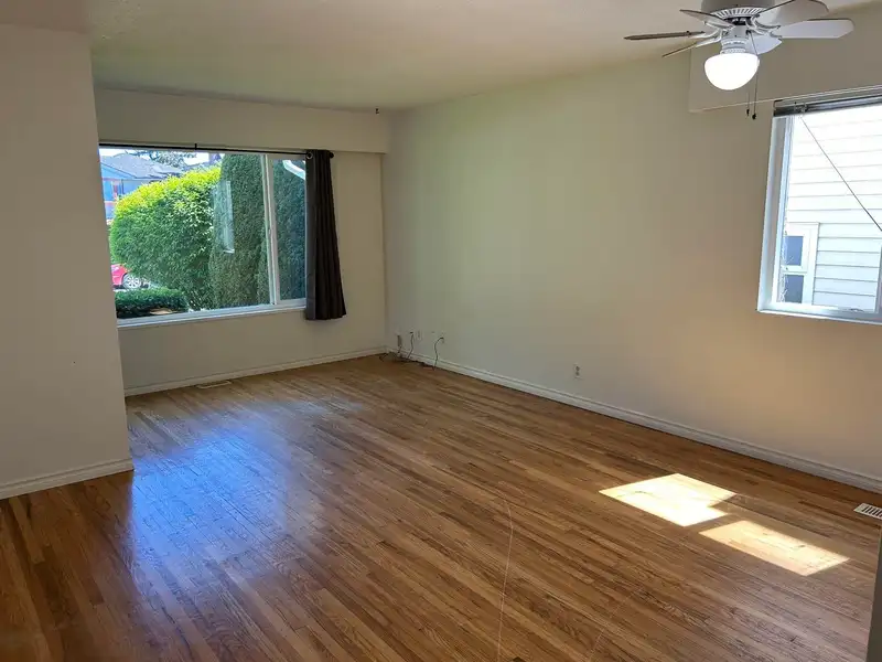 8427- 8431 SHAUGHNESSY STREET - photo 4 of 10