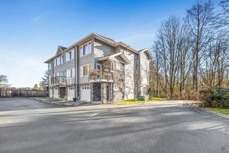 41 13864 HYLAND ROAD - photo 3 of 21