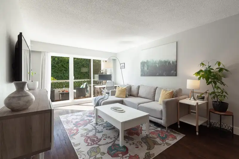 303 2450 CORNWALL AVENUE - photo 1 of 20