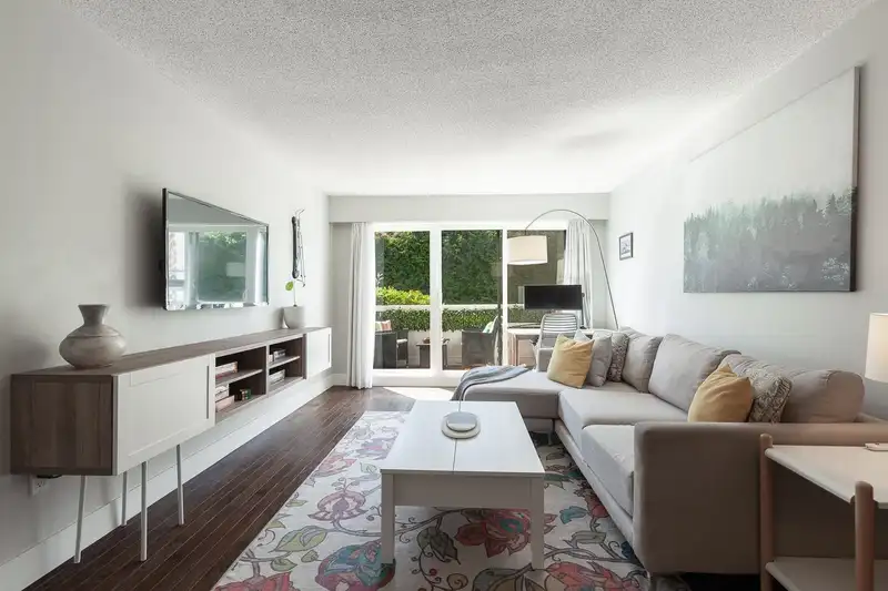 303 2450 CORNWALL AVENUE - photo 2 of 20