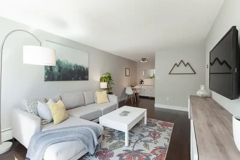 303 2450 CORNWALL AVENUE - photo 4 of 20
