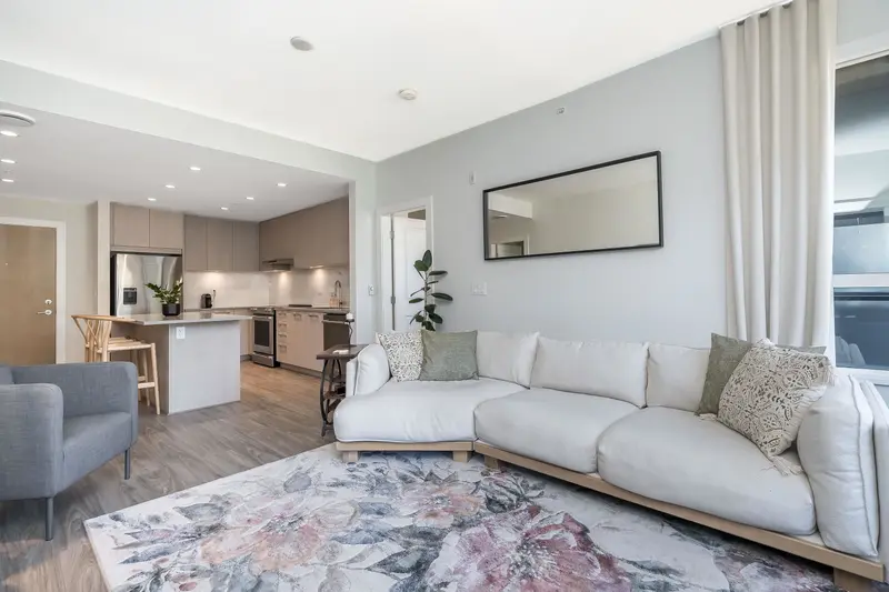 508 6438 BYRNEPARK DRIVE - photo 3 of 25