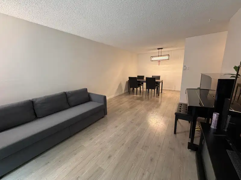 233 8460 LANSDOWNE ROAD - photo 2 of 10