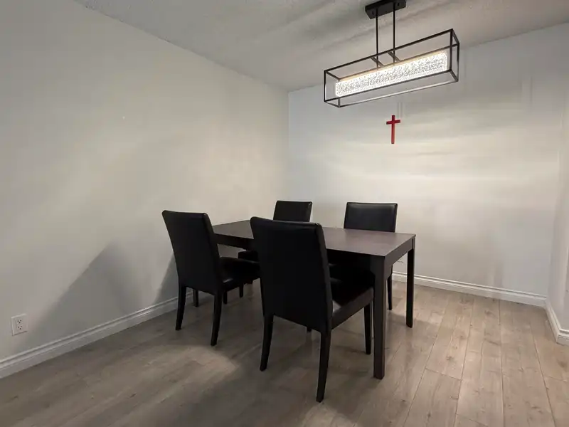 233 8460 LANSDOWNE ROAD - photo 3 of 10