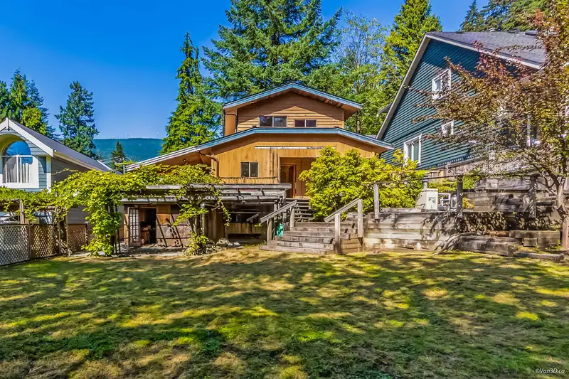 4585 RAEBURN STREET - photo 4 of 40