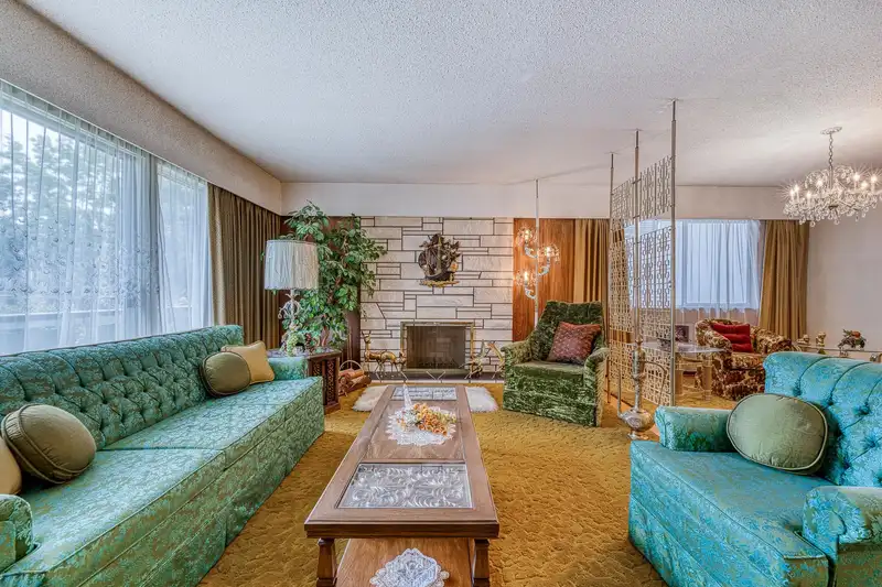896 E 56TH AVENUE - photo 4 of 22