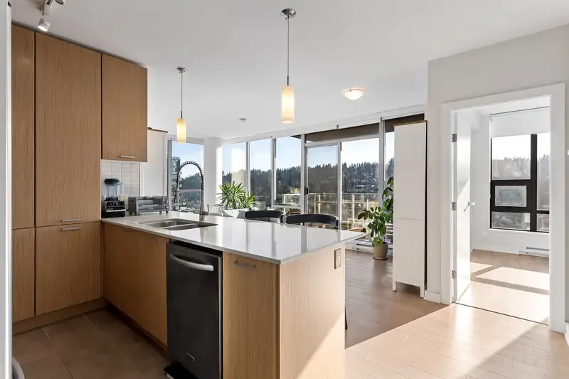 2407 301 CAPILANO ROAD - photo 3 of 33