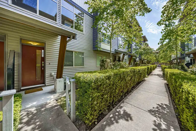 49 8473 163 STREET - photo 3 of 39