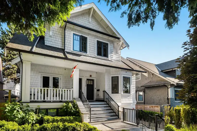 2518 W 3RD AVENUE - photo 2 of 39