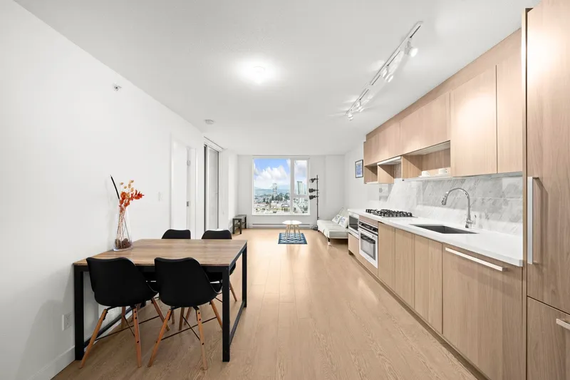 3209 13696 100 AVENUE - photo 1 of 25