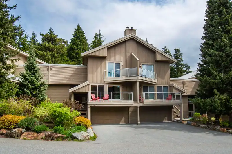 3123 ST MORITZ CRESCENT - photo 1 of 40