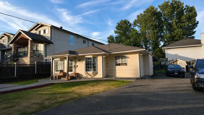 309 JOHNSTON STREET - photo 4 of 9