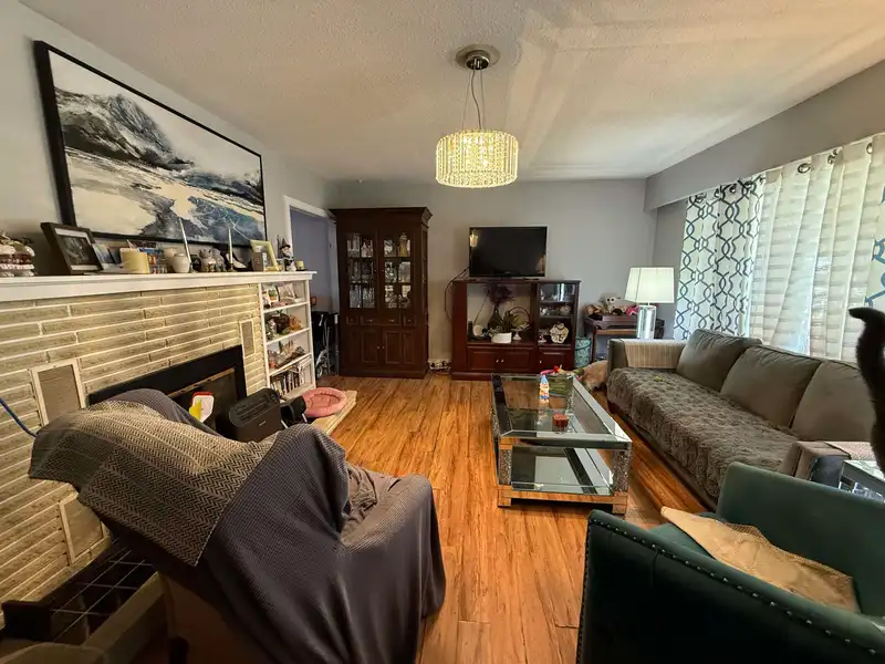 12129 222 STREET - photo 4 of 18