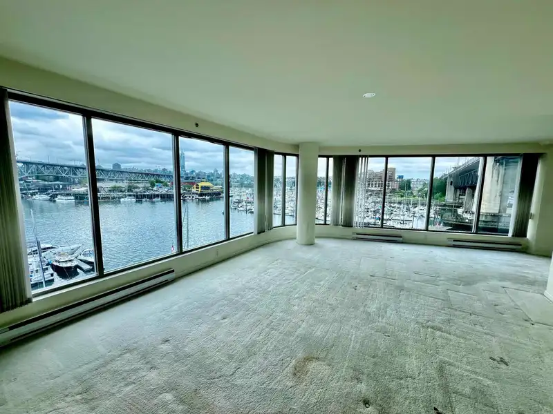 401 1012 BEACH AVENUE - photo 3 of 17