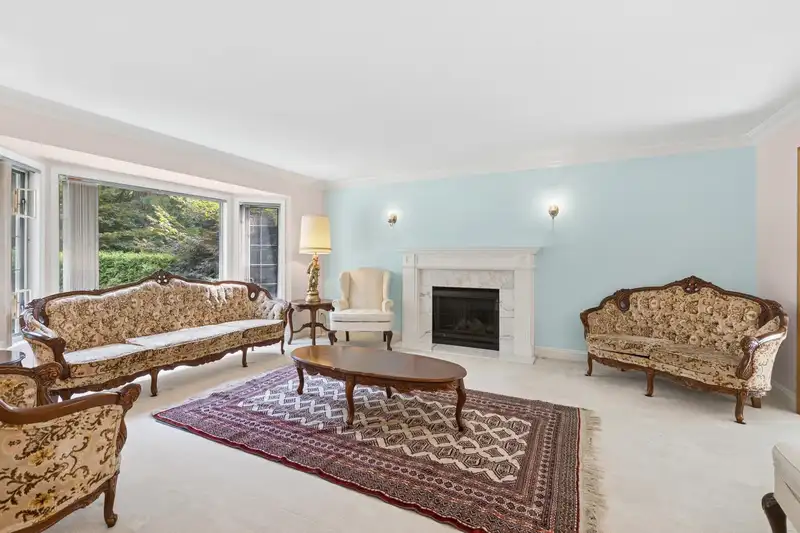 5685 NANCY GREENE WAY - photo 4 of 40