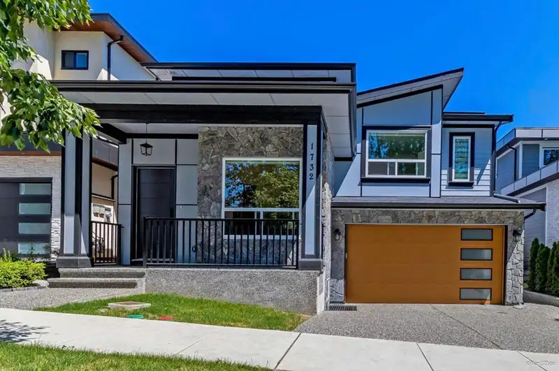 1732 166A STREET - photo 1 of 35