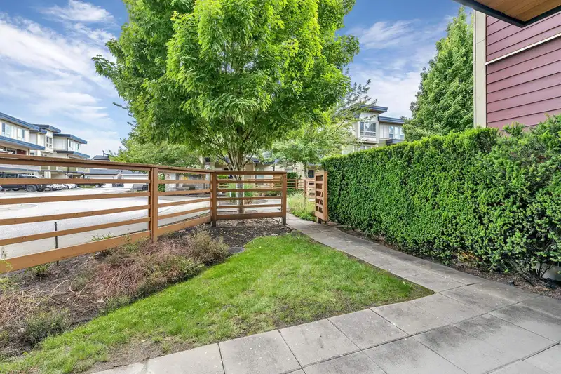 66 19477 72A AVENUE - photo 4 of 38