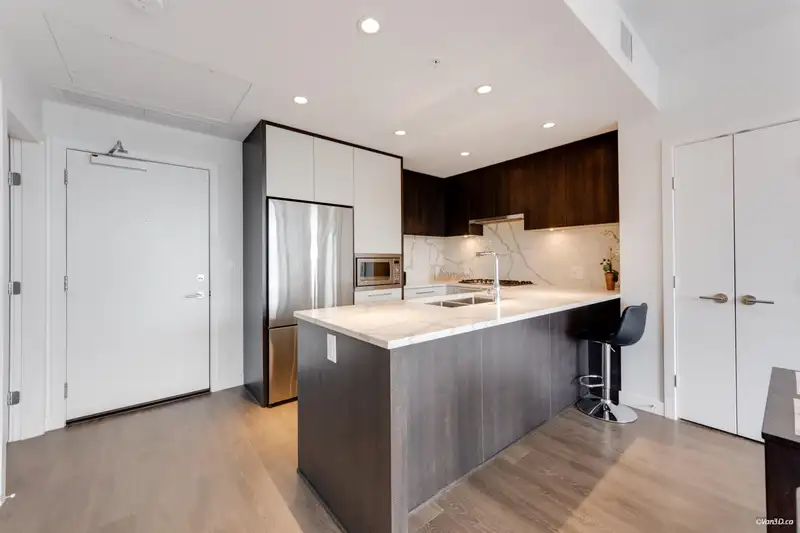 2603 567 CLARKE ROAD - photo 2 of 40