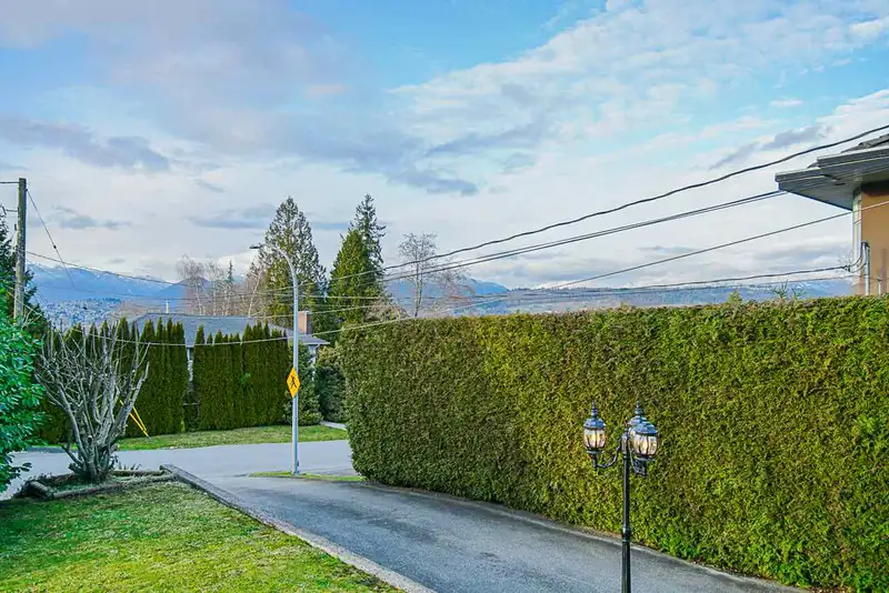7774 BERKLEY STREET - photo 3 of 20