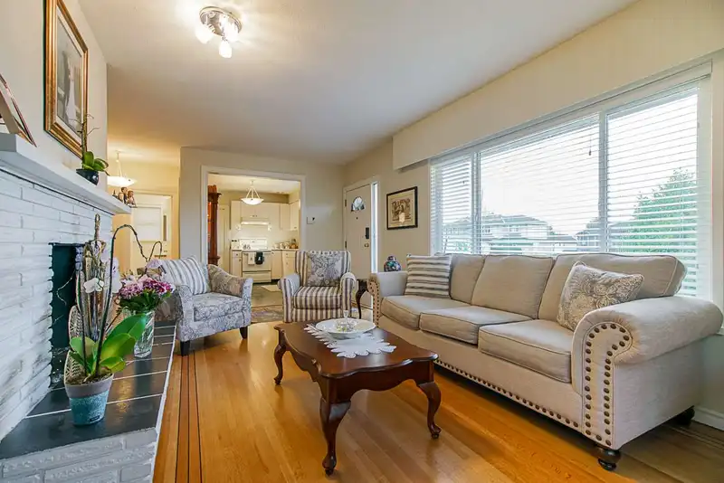 7774 BERKLEY STREET - photo 4 of 20
