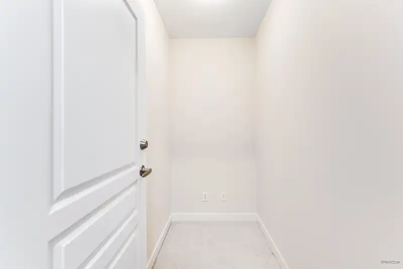 422 4078 KNIGHT STREET - photo 4 of 22